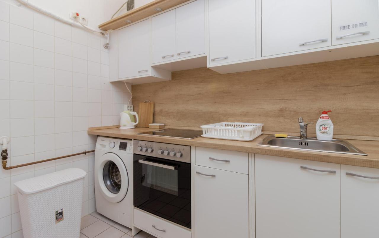 Aurora Main Street Apartment Budapest Exterior photo